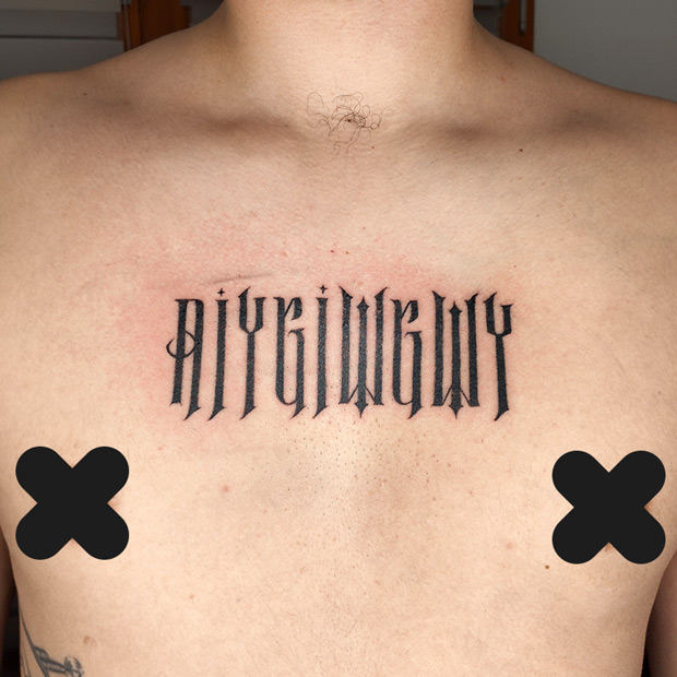 Dark tattoo Calligraphie gothique Annecy